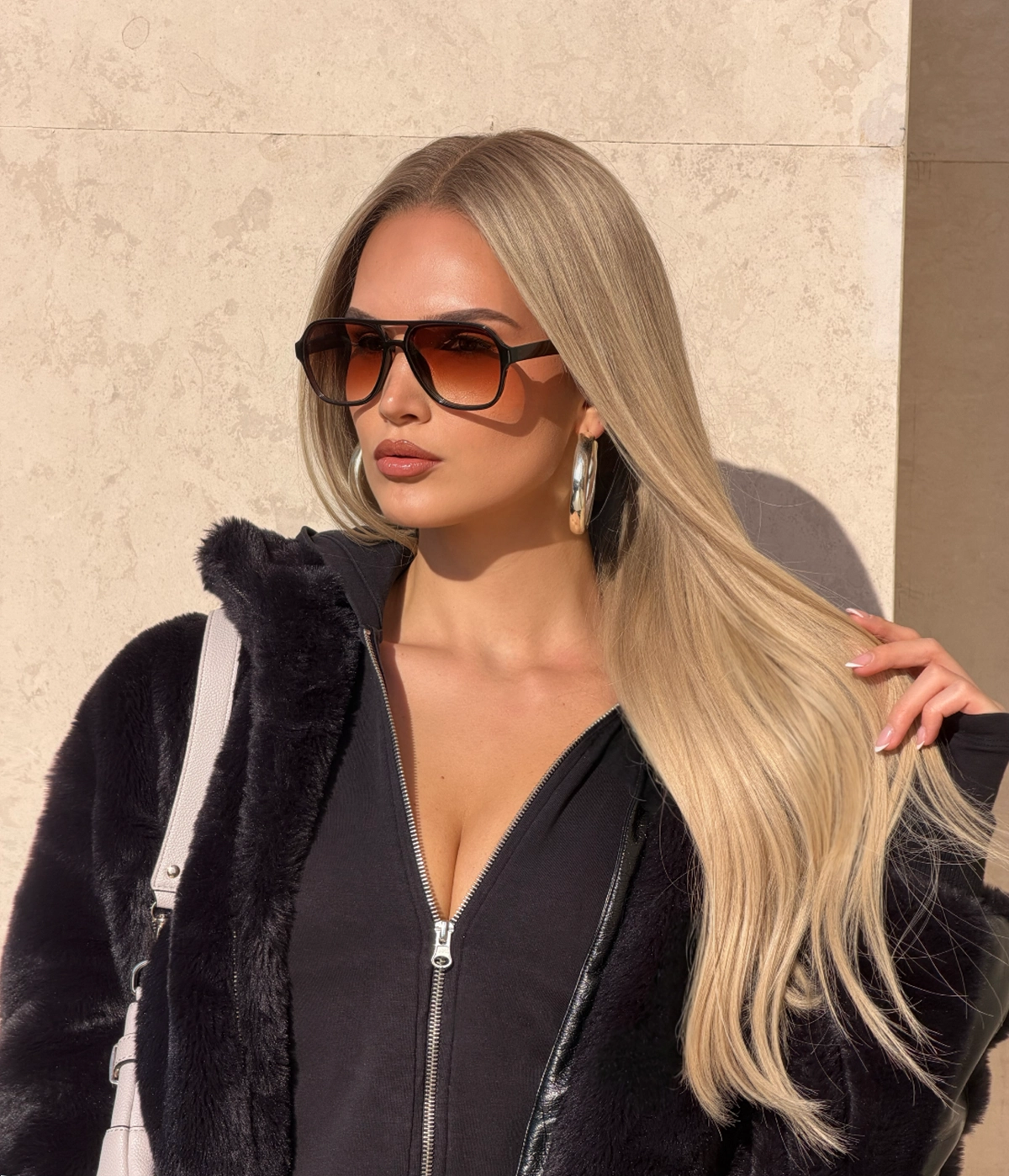 Vivian Blonde
